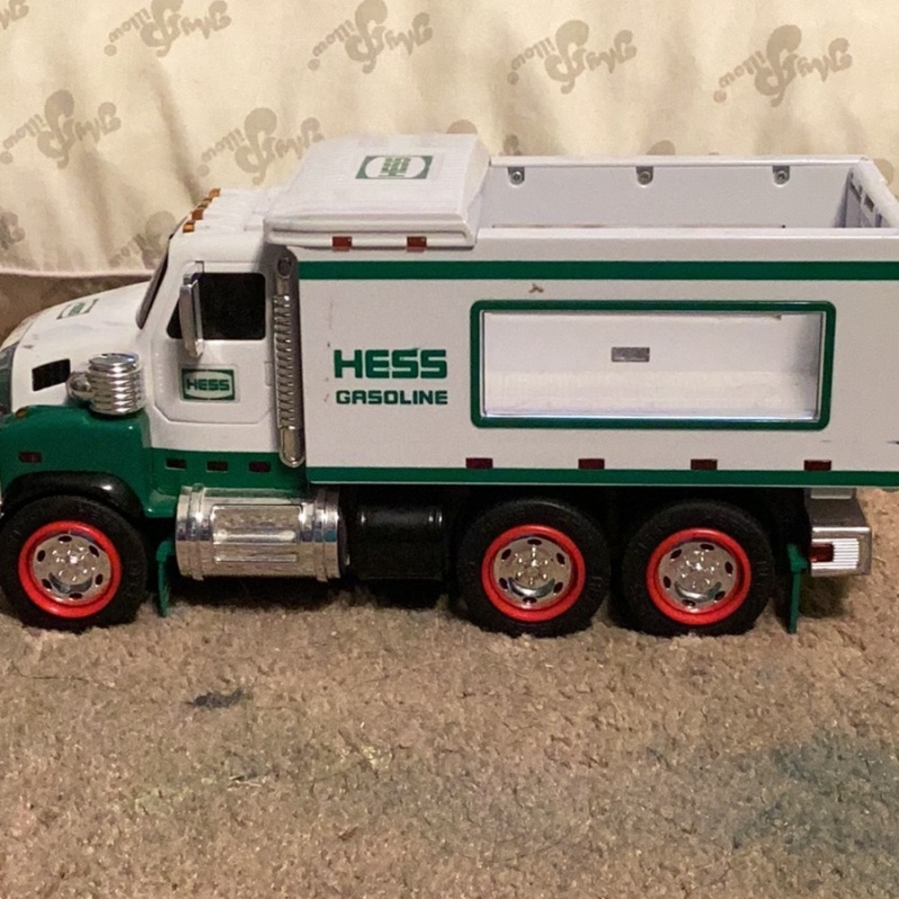 18 wheeler Hess truck